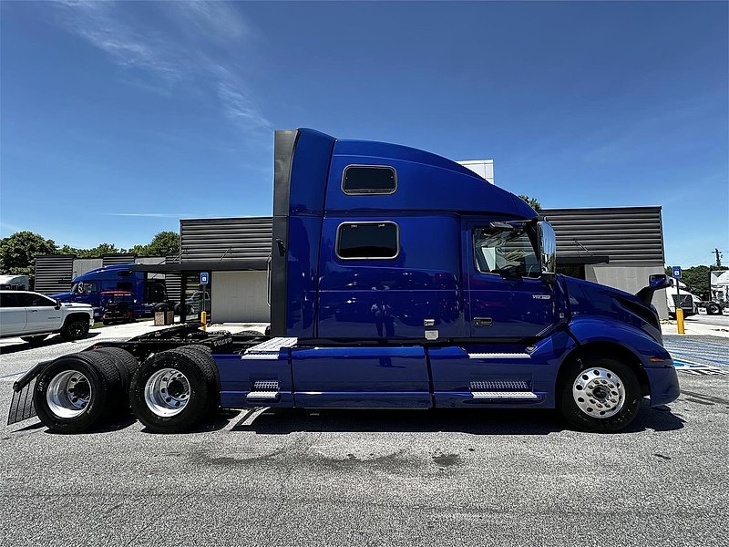 2022 Volvo VNL 860 For Sale | Raised Roof Sleeper Sleeper